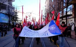 Sol Parti’den Eskişehir’de Yürüyüş: “Hilafet Çağrılarına, Onların Sokaklarımızı Boğduğu Karanlığa Karşı Ülkenin Bütün Sokaklarında Yürüyeceğiz”