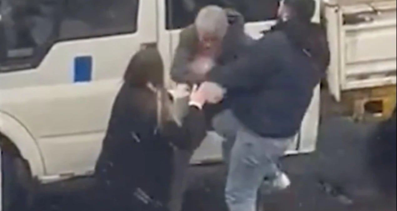 Pendik’te korku dolu anlar: Şoförler tornavidayla kavga etti